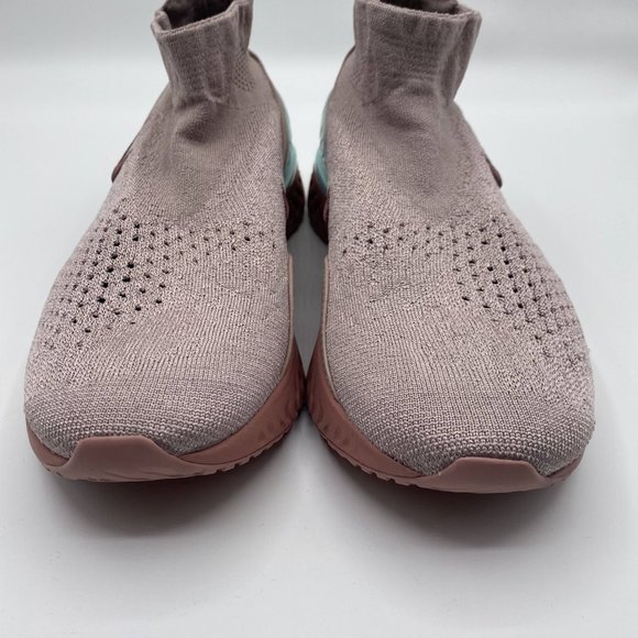 Nike Womens Rise React Flyknit Diffused Shoes - Picture 2 of 4